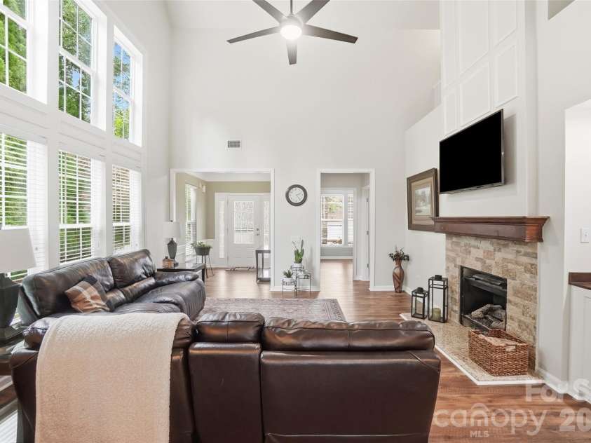 3402 Darlington Road, Matthews, NC 28105.  MLS# CAR4389416, YatesRealty ID 31821. 