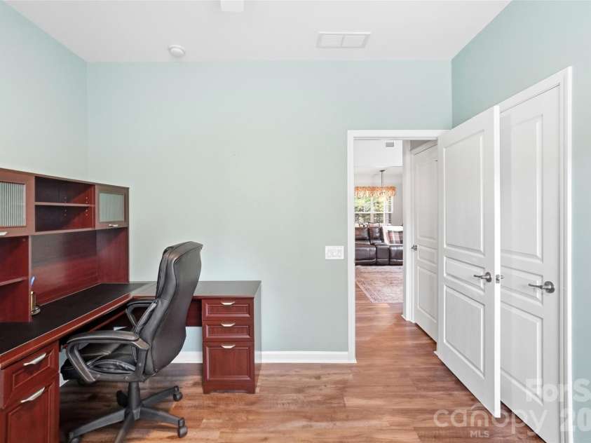 3402 Darlington Road, Matthews, NC 28105.  MLS# CAR4389416, YatesRealty ID 31821. 