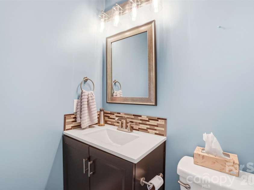 3402 Darlington Road, Matthews, NC 28105.  MLS# CAR4389416, YatesRealty ID 31821. 