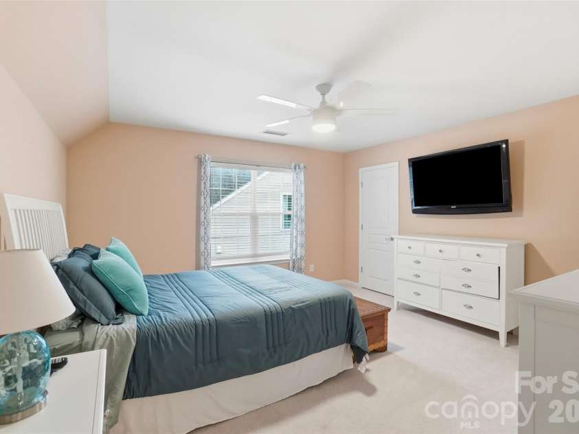 3402 Darlington Road, Matthews, NC 28105.  MLS# CAR4389416, YatesRealty ID 31821. 