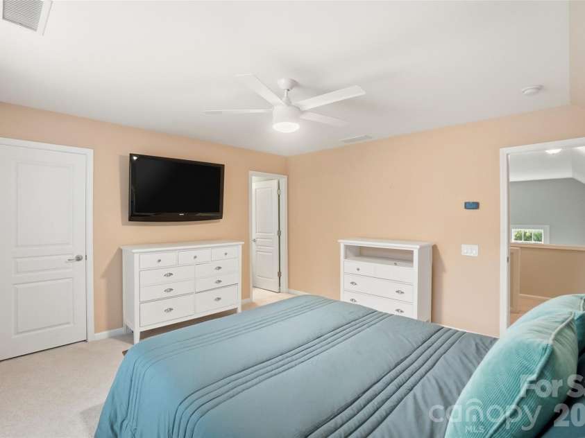 3402 Darlington Road, Matthews, NC 28105.  MLS# CAR4389416, YatesRealty ID 31821. 