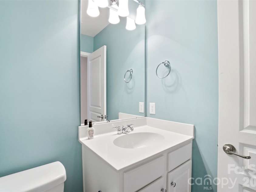 3402 Darlington Road, Matthews, NC 28105.  MLS# CAR4389416, YatesRealty ID 31821. 