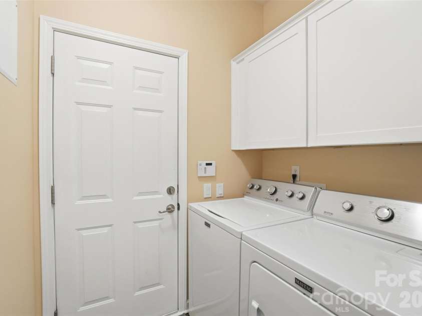 3402 Darlington Road, Matthews, NC 28105.  MLS# CAR4389416, YatesRealty ID 31821. 
