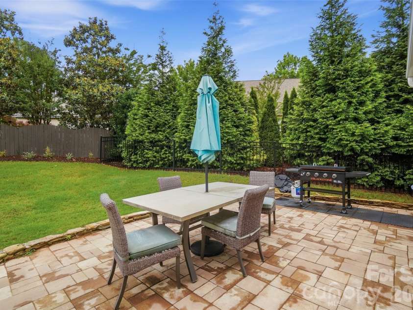 3402 Darlington Road, Matthews, NC 28105.  MLS# CAR4389416, YatesRealty ID 31821. 