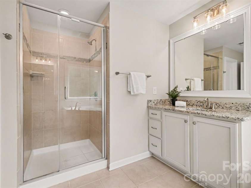 2521 Surveyor General Drive, Waxhaw, NC 28173.  MLS# CAR4390808, YatesRealty ID 31822. Primary bath