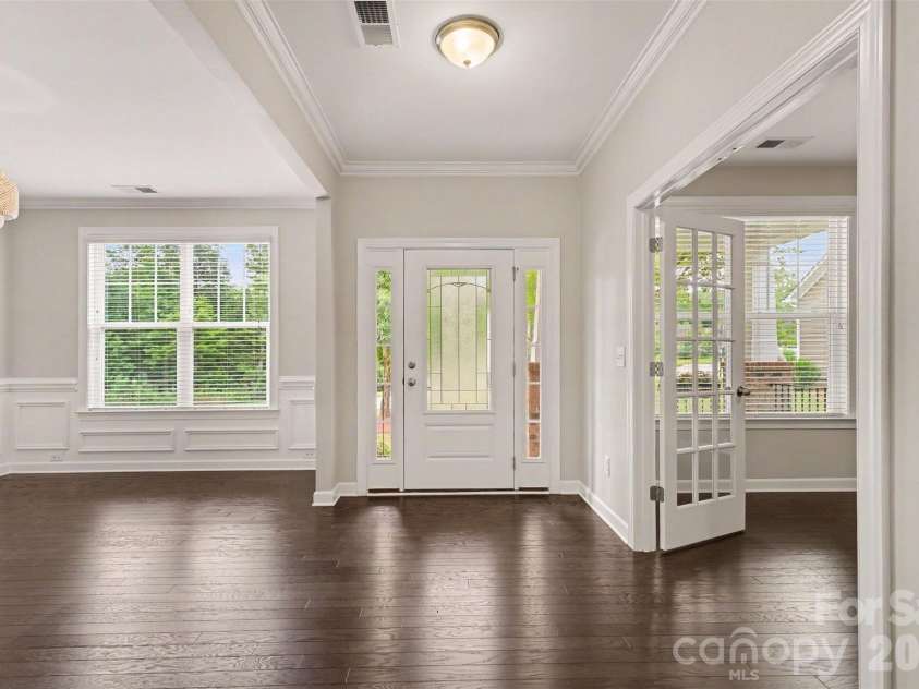 2521 Surveyor General Drive, Waxhaw, NC 28173.  MLS# CAR4426131, YatesRealty ID 31822. Foyer