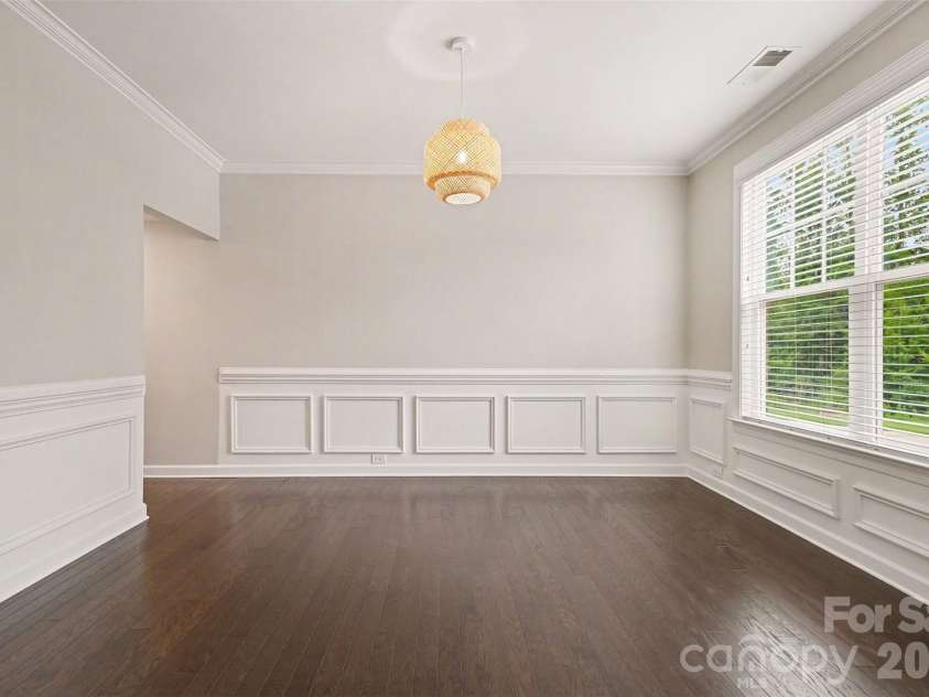 2521 Surveyor General Drive, Waxhaw, NC 28173.  MLS# CAR4426131, YatesRealty ID 31822. The dining room