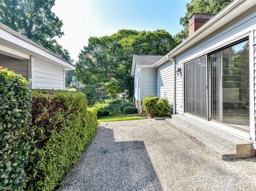 6811 Old Reid Road, Charlotte, NC 28210.  MLS# CAR4284933, YatesRealty ID 31822. Back Patio