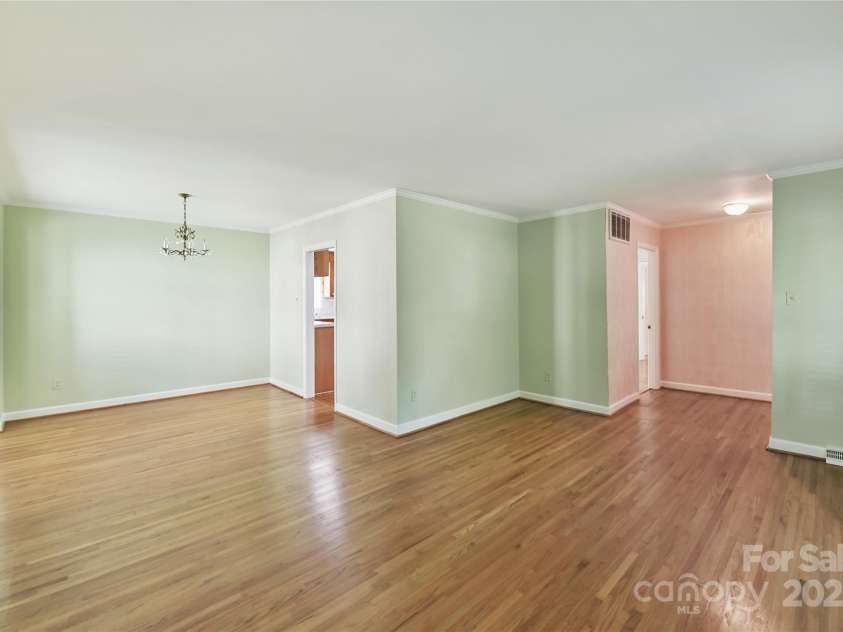 6811 Old Reid Road, Charlotte, NC 28210.  MLS# CAR4284933, YatesRealty ID 31822. Living Room / Dining Room