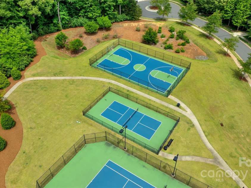 11313 Limehurst Place, Charlotte, NC 28278.  MLS# CAR4269063, YatesRealty ID 31824. 