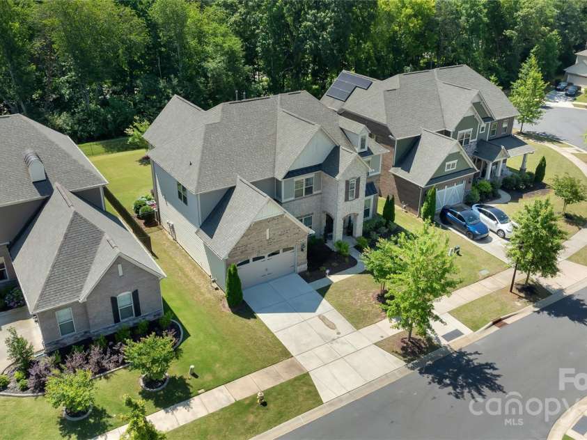 11313 Limehurst Place, Charlotte, NC 28278.  MLS# CAR4269063, YatesRealty ID 31824. 