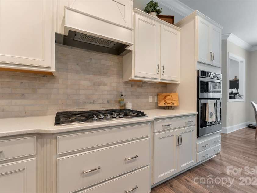 11313 Limehurst Place, Charlotte, NC 28278.  MLS# CAR4269063, YatesRealty ID 31824. 