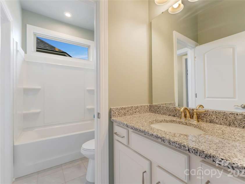 11313 Limehurst Place, Charlotte, NC 28278.  MLS# CAR4269063, YatesRealty ID 31824. 