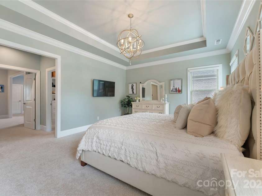 11313 Limehurst Place, Charlotte, NC 28278.  MLS# CAR4269063, YatesRealty ID 31824. 