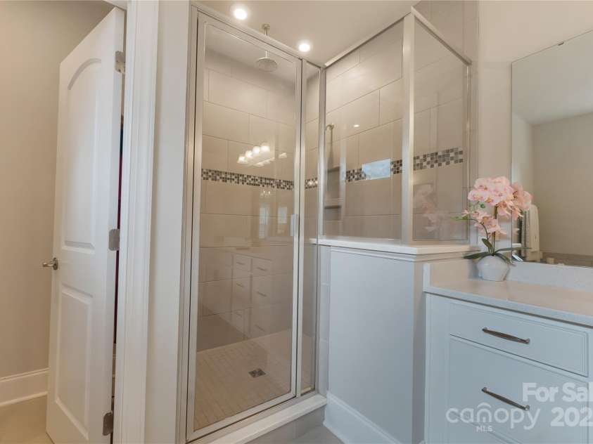 11313 Limehurst Place, Charlotte, NC 28278.  MLS# CAR4269063, YatesRealty ID 31824. 