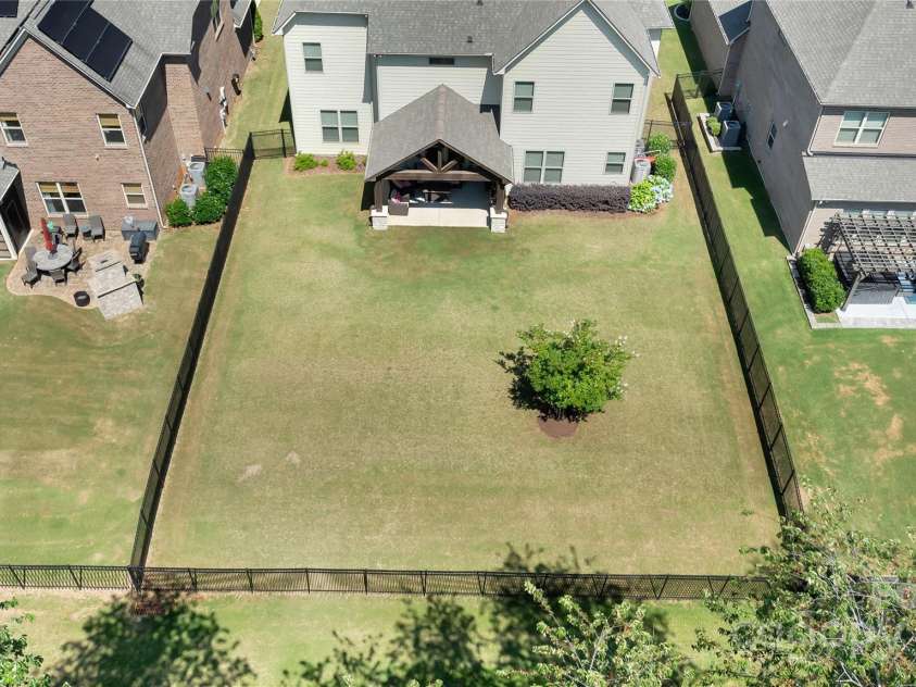 11313 Limehurst Place, Charlotte, NC 28278.  MLS# CAR4269063, YatesRealty ID 31824. 