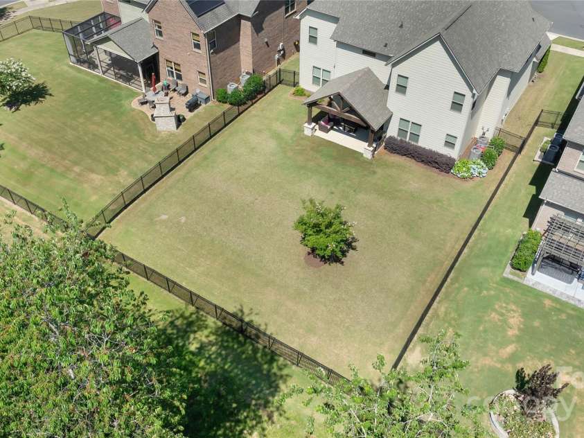 11313 Limehurst Place, Charlotte, NC 28278.  MLS# CAR4269063, YatesRealty ID 31824. 
