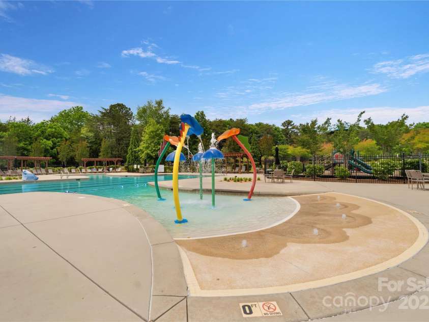 11313 Limehurst Place, Charlotte, NC 28278.  MLS# CAR4269063, YatesRealty ID 31824. 