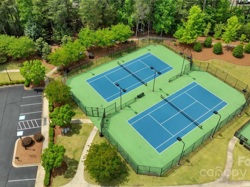 11313 Limehurst Place, Charlotte, NC 28278.  MLS# CAR4269063, YatesRealty ID 31824. 