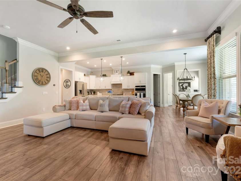 11313 Limehurst Place, Charlotte, NC 28278.  MLS# CAR4269063, YatesRealty ID 31824. 