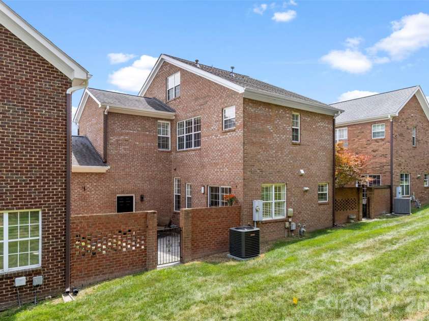 9415 Bonnie Briar Circle, Charlotte, NC 28277.  MLS# CAR4389175, YatesRealty ID 31824. Backyard