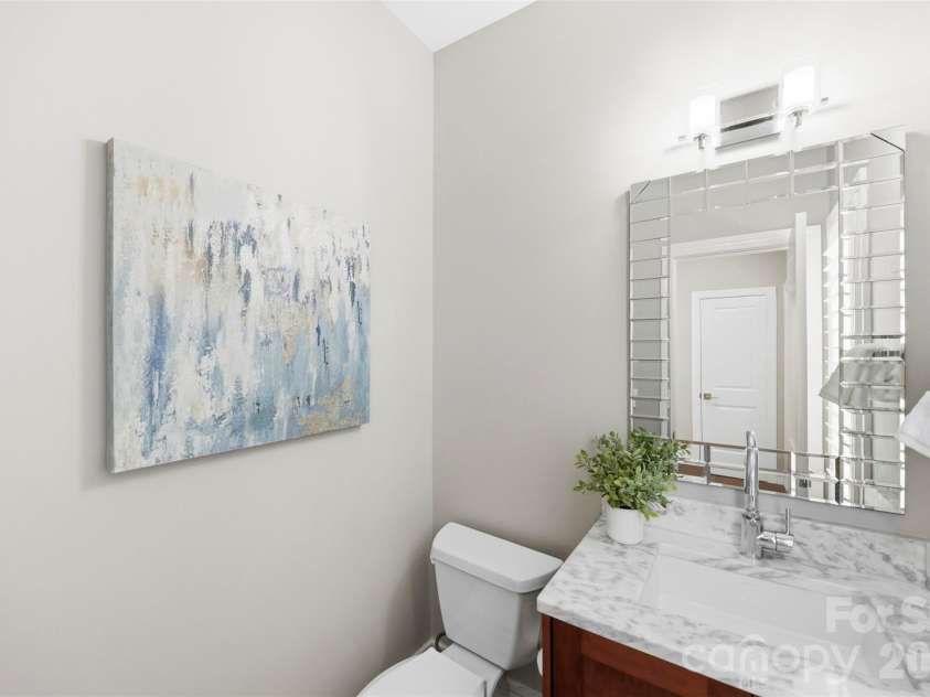 9415 Bonnie Briar Circle, Charlotte, NC 28277.  MLS# CAR4389175, YatesRealty ID 31824. Half Bath downstairs