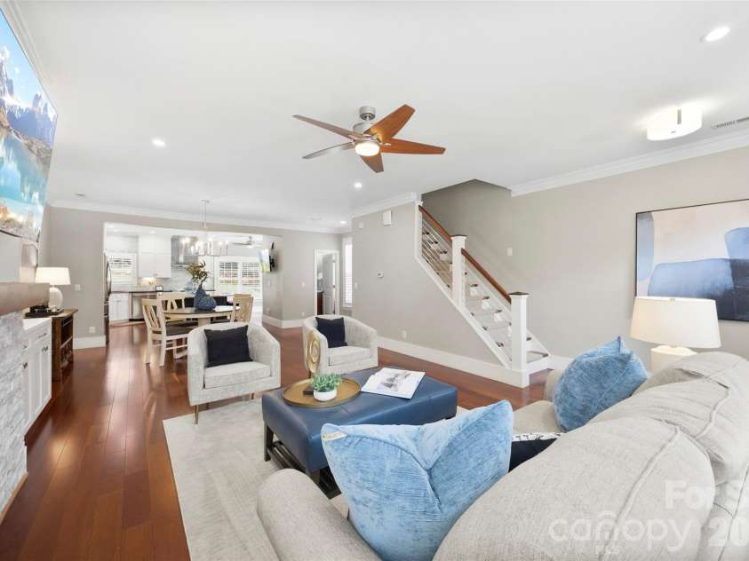 9415 Bonnie Briar Circle, Charlotte, NC 28277.  MLS# CAR4389175, YatesRealty ID 31824. Living Room