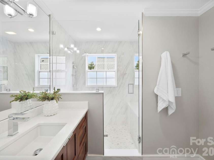 9415 Bonnie Briar Circle, Charlotte, NC 28277.  MLS# CAR4389175, YatesRealty ID 31824. Primary Bathroom