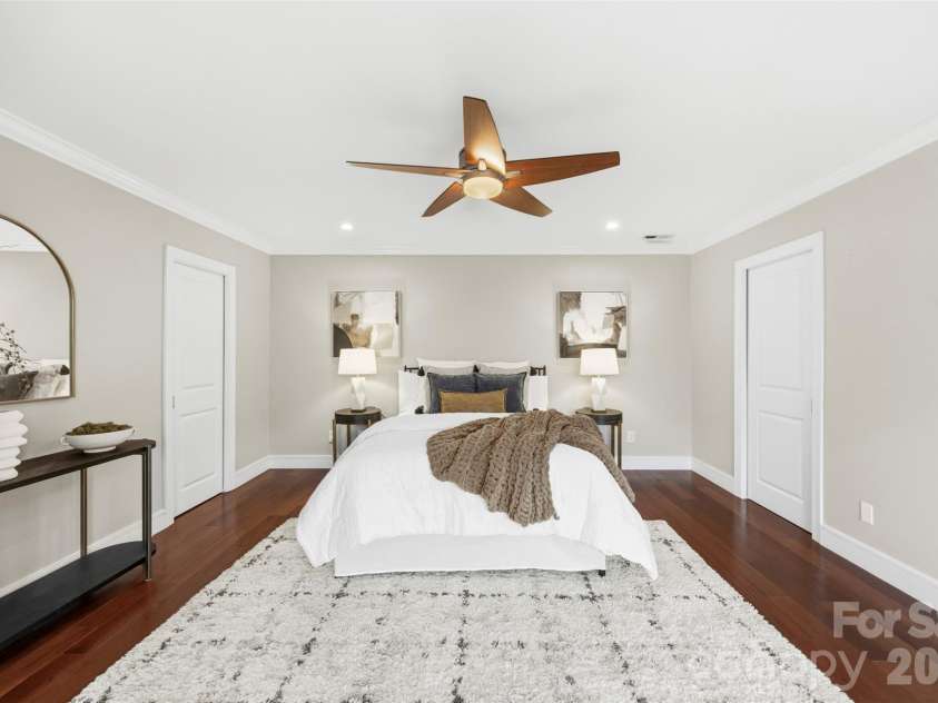 9415 Bonnie Briar Circle, Charlotte, NC 28277.  MLS# CAR4389175, YatesRealty ID 31824. Primary Bedroom & 2 Walk-in Closets
