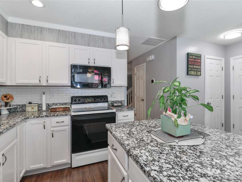 131 Delargy Circle, Mooresville, NC 28117.  MLS# CAR4282919, YatesRealty ID 31826. 
