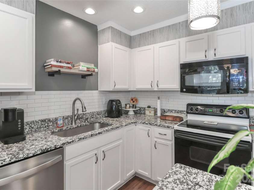 131 Delargy Circle, Mooresville, NC 28117.  MLS# CAR4282919, YatesRealty ID 31826. 