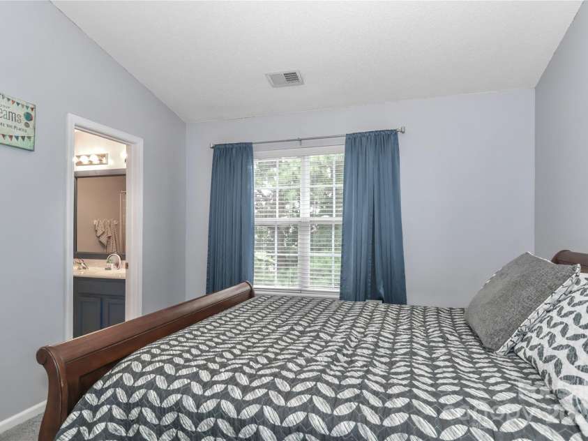 131 Delargy Circle, Mooresville, NC 28117.  MLS# CAR4282919, YatesRealty ID 31826. 