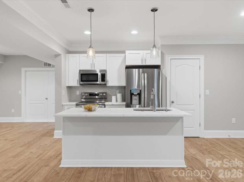 1126 Bromley Drive, Matthews, NC 28104.  MLS# CAR4379610, YatesRealty ID 31827. 