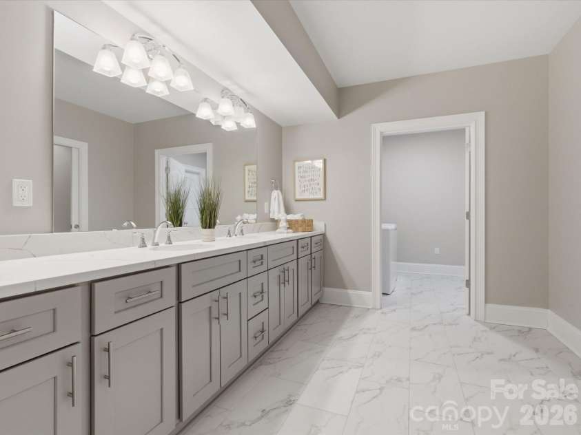 1126 Bromley Drive, Matthews, NC 28104.  MLS# CAR4379610, YatesRealty ID 31827. 