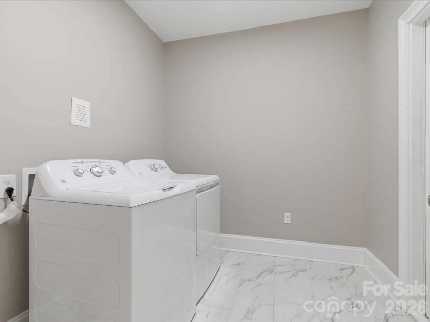 1126 Bromley Drive, Matthews, NC 28104.  MLS# CAR4379610, YatesRealty ID 31827. 