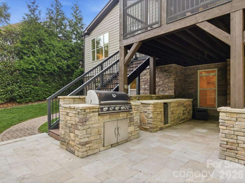 1126 Bromley Drive, Matthews, NC 28104.  MLS# CAR4379610, YatesRealty ID 31827. 