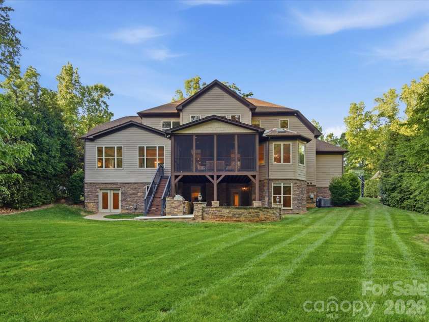 1126 Bromley Drive, Matthews, NC 28104.  MLS# CAR4379610, YatesRealty ID 31827. 