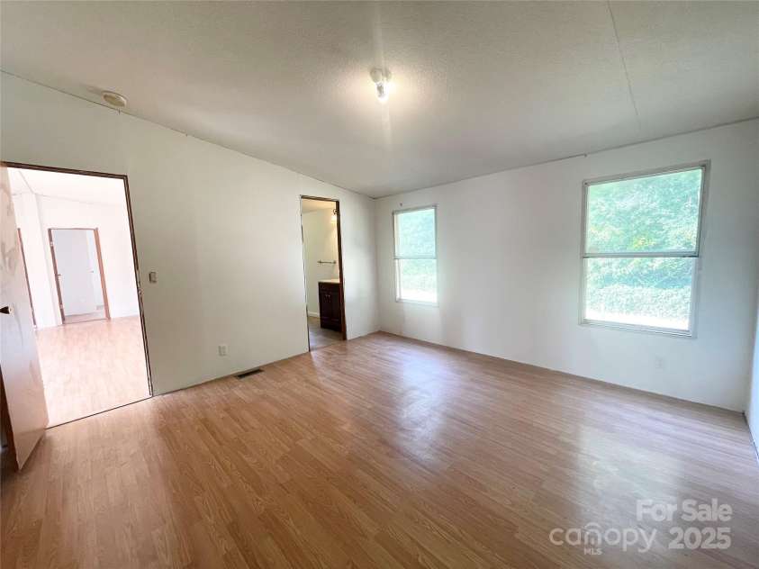 177 Titanium Drive, Statesville, NC 28625.  MLS# CAR4290837, YatesRealty ID 31827. 