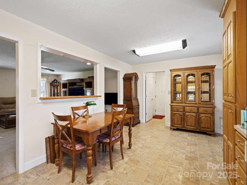 109 Ridgegate Lane, Statesville, NC 28625.  MLS# CAR4283681, YatesRealty ID 31828. 