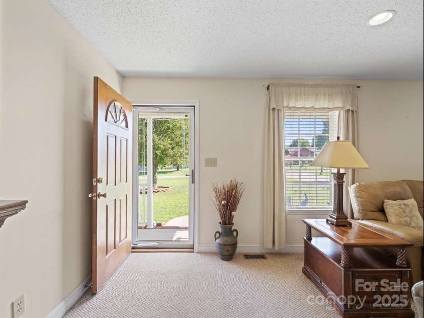 109 Ridgegate Lane, Statesville, NC 28625.  MLS# CAR4283681, YatesRealty ID 31828. 