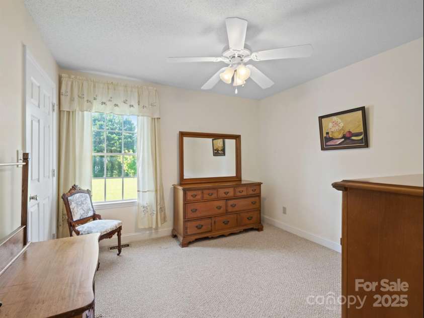 109 Ridgegate Lane, Statesville, NC 28625.  MLS# CAR4283681, YatesRealty ID 31828. 