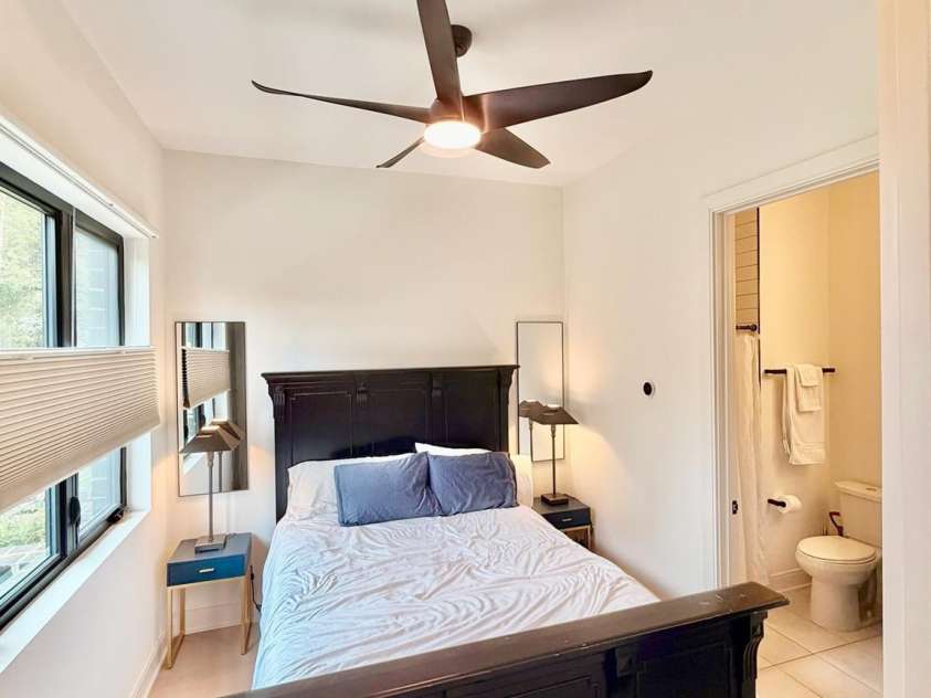 1005 Zinc Lane, Charlotte, NC 28205.  MLS# CAR4291741, YatesRealty ID 31829. 