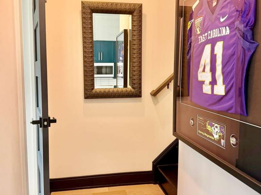 1005 Zinc Lane, Charlotte, NC 28205.  MLS# CAR4291741, YatesRealty ID 31829. 