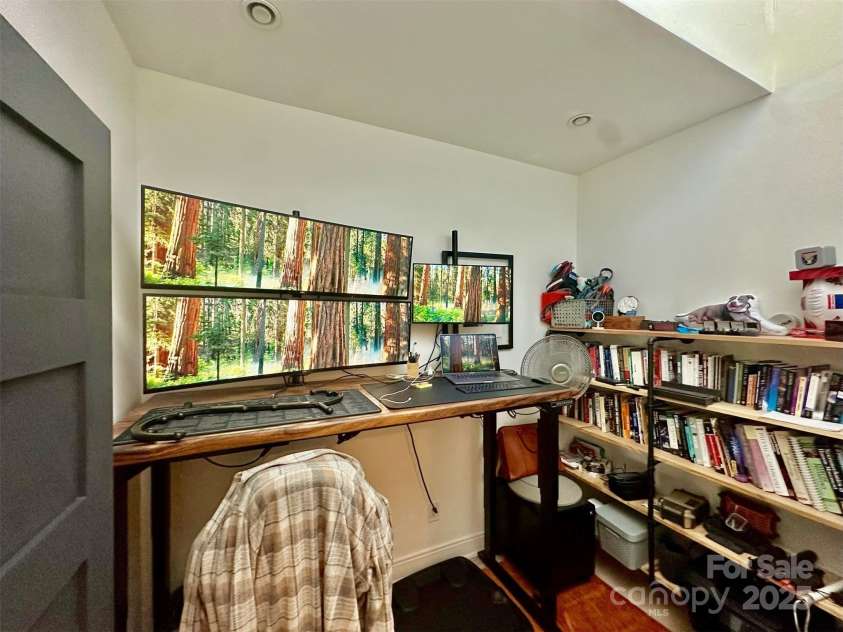 1005 Zinc Lane, Charlotte, NC 28205.  MLS# CAR4291741, YatesRealty ID 31829. 