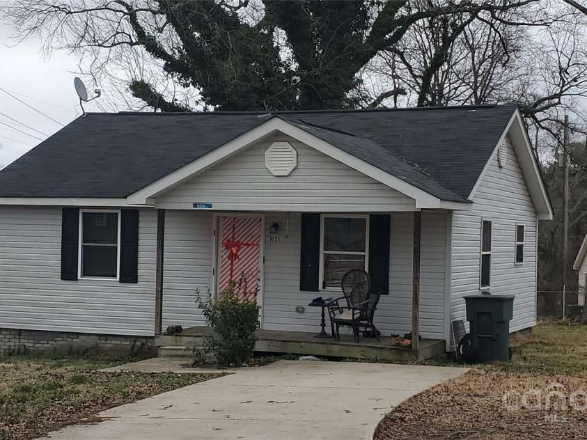 1021 Airline Avenue, Gastonia, NC 28054.  MLS# CAR4221541, YatesRealty ID 3183. 