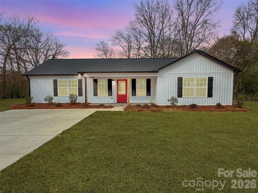 2166 Reeves Road, Lancaster, SC 29720.  MLS# CAR4325559, YatesRealty ID 3183. 