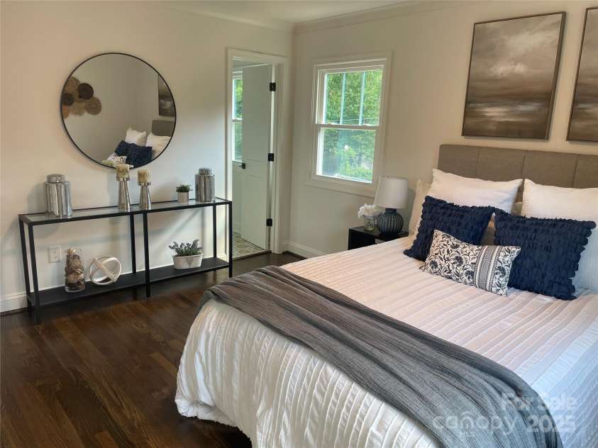 5840 Charing Place, Charlotte, NC 28211.  MLS# CAR4266870, YatesRealty ID 31830. 