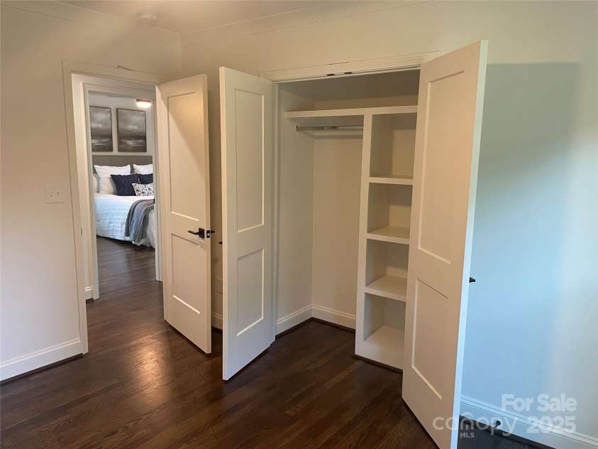 5840 Charing Place, Charlotte, NC 28211.  MLS# CAR4266870, YatesRealty ID 31830. 