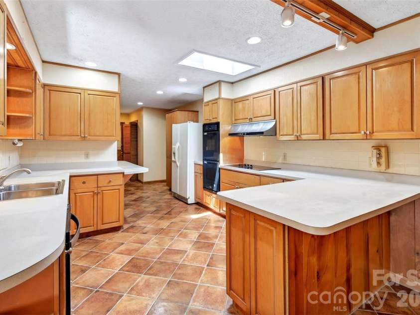 103 Richard Lane, Black Mountain, NC 28711.  MLS# CAR4393479, YatesRealty ID 31831. Kitchen