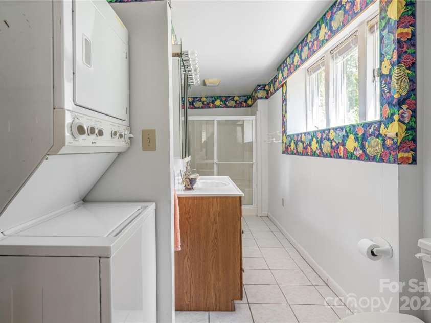 426 Vanderbilt Road, Asheville, NC 28803.  MLS# CAR4255480, YatesRealty ID 31831. 